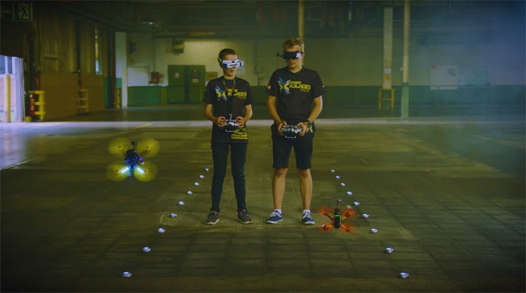 Dronekhana one video van Ford met FPV racers